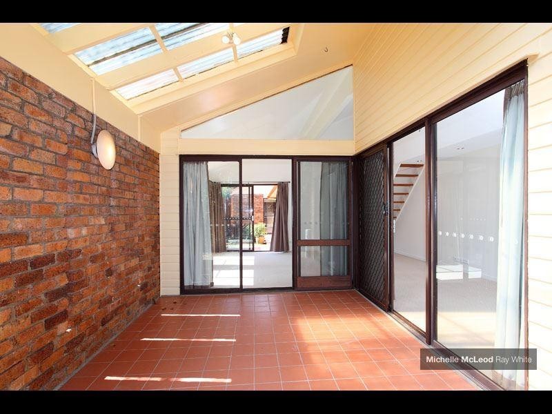 4 Jamner Street, Chapel Hill QLD 4069