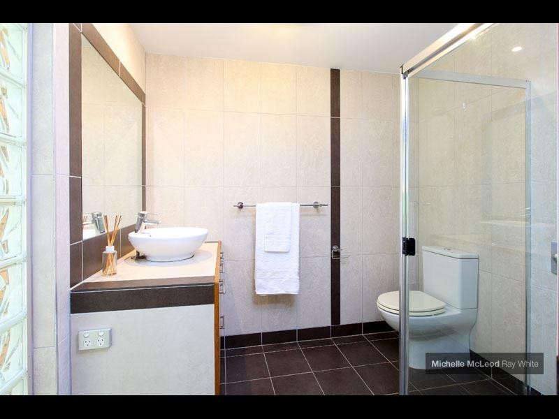 4 Jamner Street, Chapel Hill QLD 4069