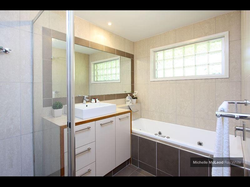 4 Jamner Street, Chapel Hill QLD 4069