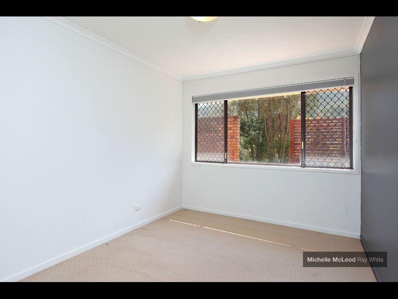 4 Jamner Street, Chapel Hill QLD 4069