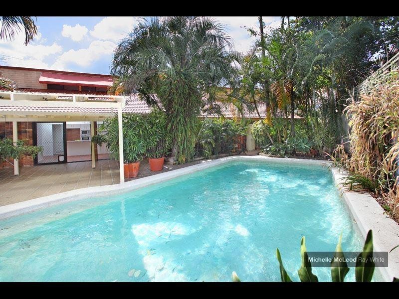 4 Jamner Street, Chapel Hill QLD 4069