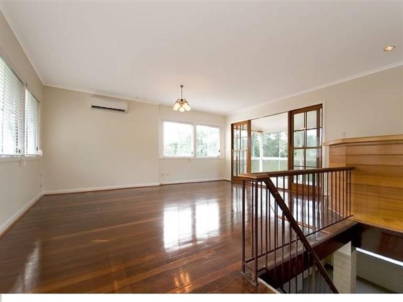 5 Norm Street, Kenmore QLD 4069