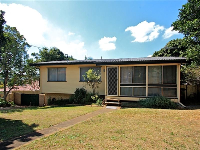 79 Mingera Street, Mansfield QLD 4122