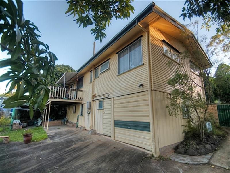 79 Mingera Street, Mansfield QLD 4122