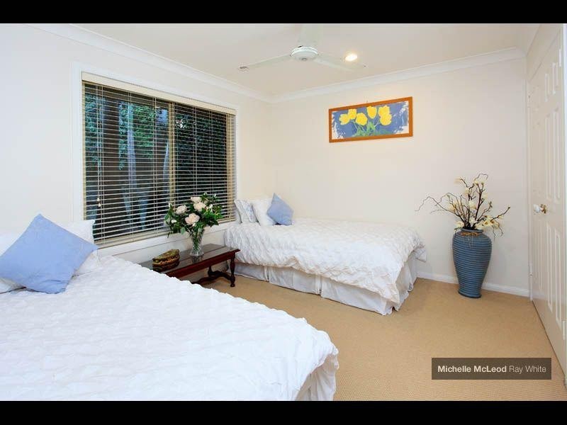 6 Larter Court, Brookfield QLD 4069