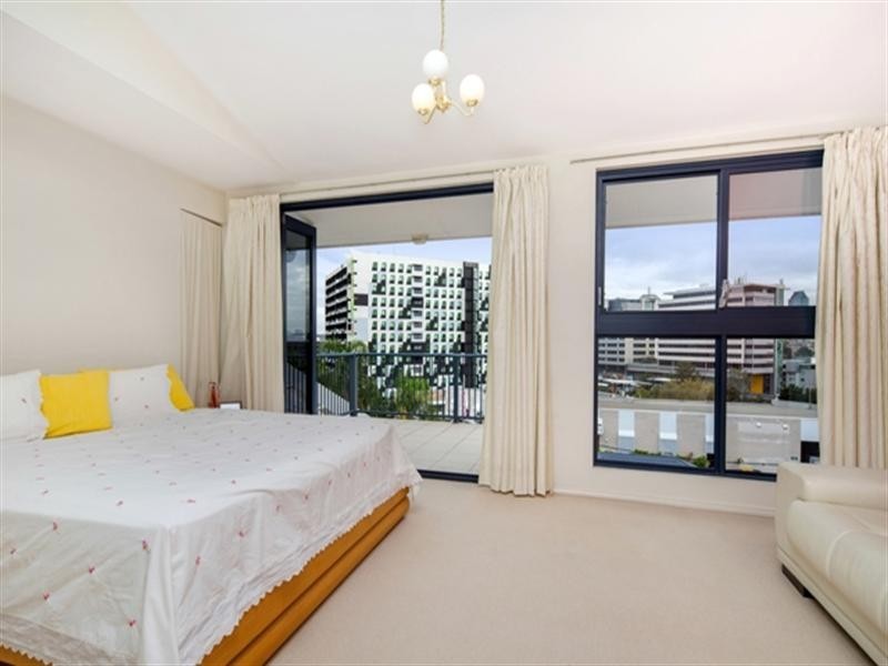 233 Vulture Street, South Brisbane QLD 4101