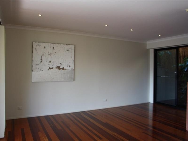 55 Dengate Lane, St Lucia QLD 4067