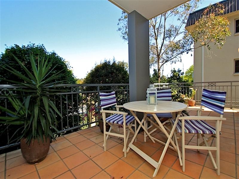 6/300 Sir Fred Schonell Drive, St Lucia QLD 4067