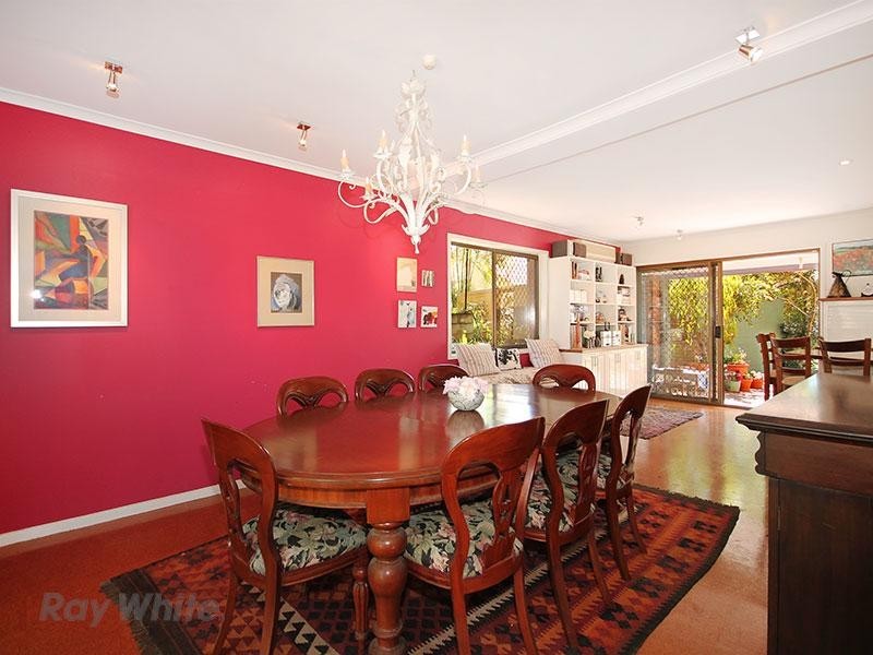 23 Staaten Street, Chapel Hill QLD 4069