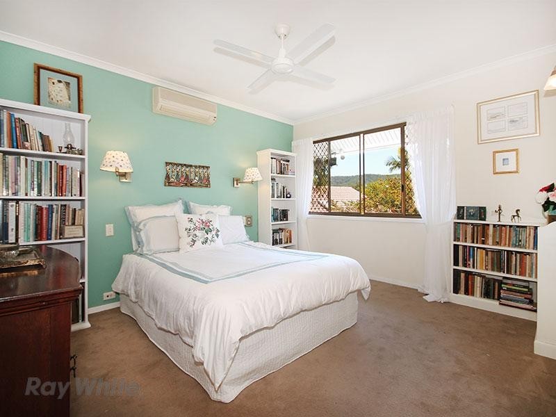 23 Staaten Street, Chapel Hill QLD 4069