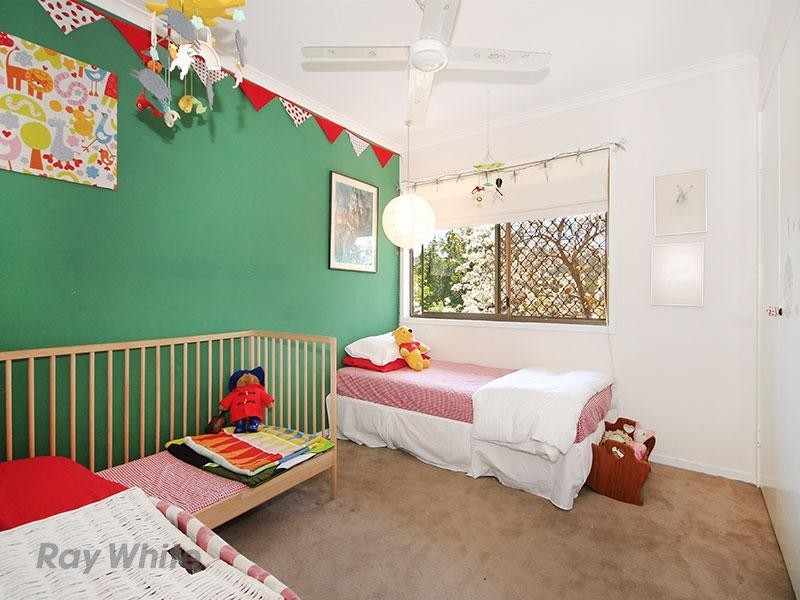 23 Staaten Street, Chapel Hill QLD 4069