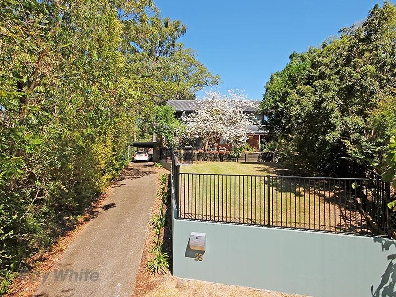 23 Staaten Street, Chapel Hill QLD 4069