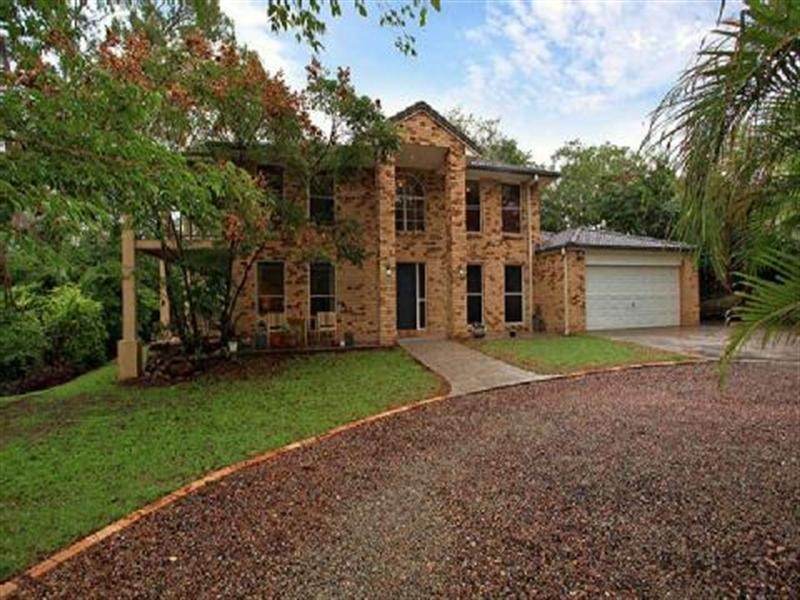 15 kersley Road, Kenmore QLD 4069