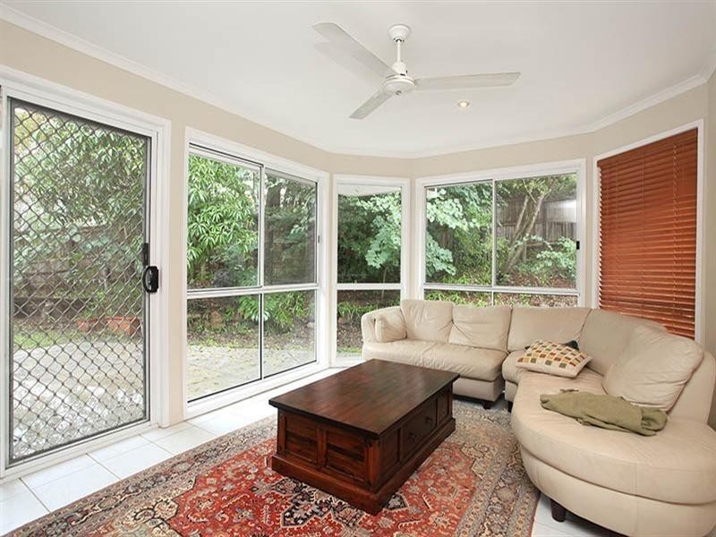 15 kersley Road, Kenmore QLD 4069