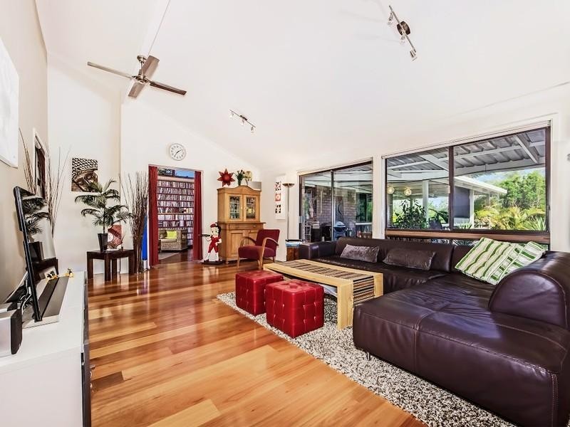 52 Creekside Street, Kenmore Hills QLD 4069