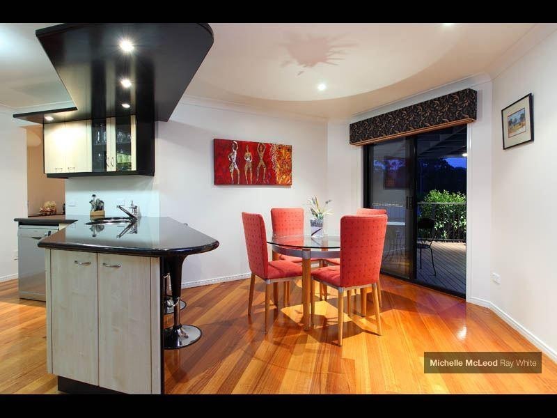 17 Carissa Place, Chapel Hill QLD 4069