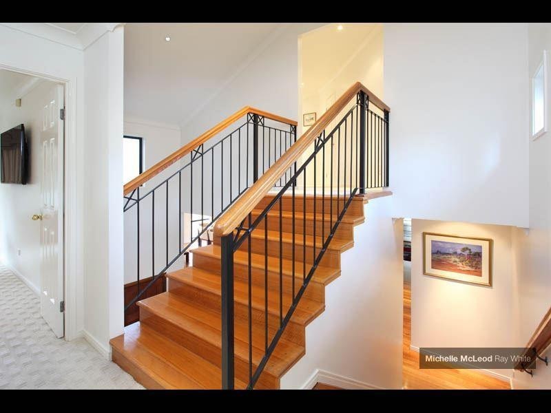 17 Carissa Place, Chapel Hill QLD 4069