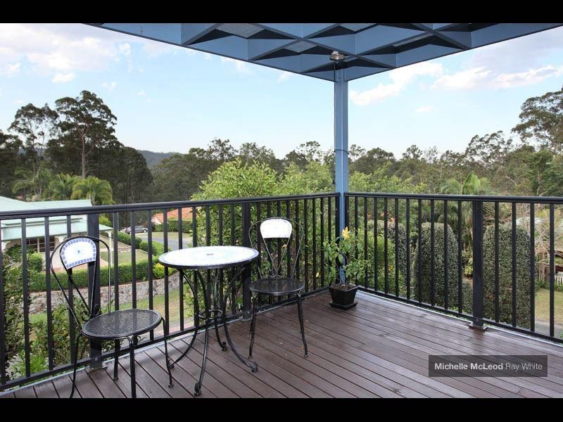 17 Carissa Place, Chapel Hill QLD 4069