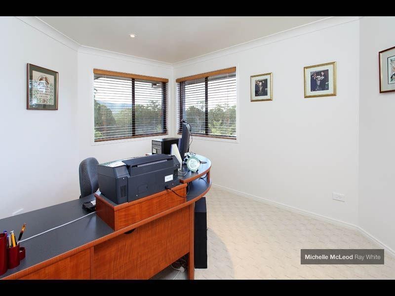 17 Carissa Place, Chapel Hill QLD 4069