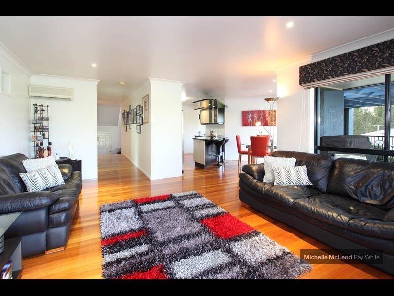 17 Carissa Place, Chapel Hill QLD 4069