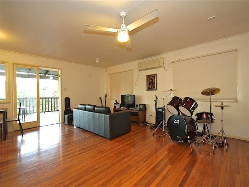 11 Amaroo Street, Archerfield QLD 4108