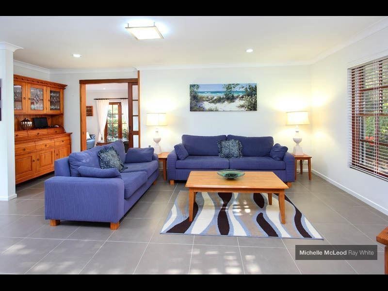 47 Marmindie Street, Chapel Hill QLD 4069