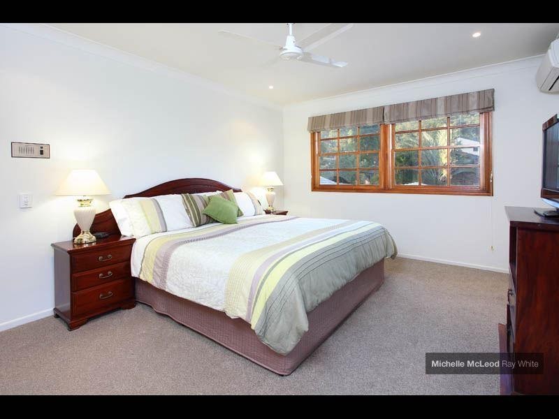 47 Marmindie Street, Chapel Hill QLD 4069