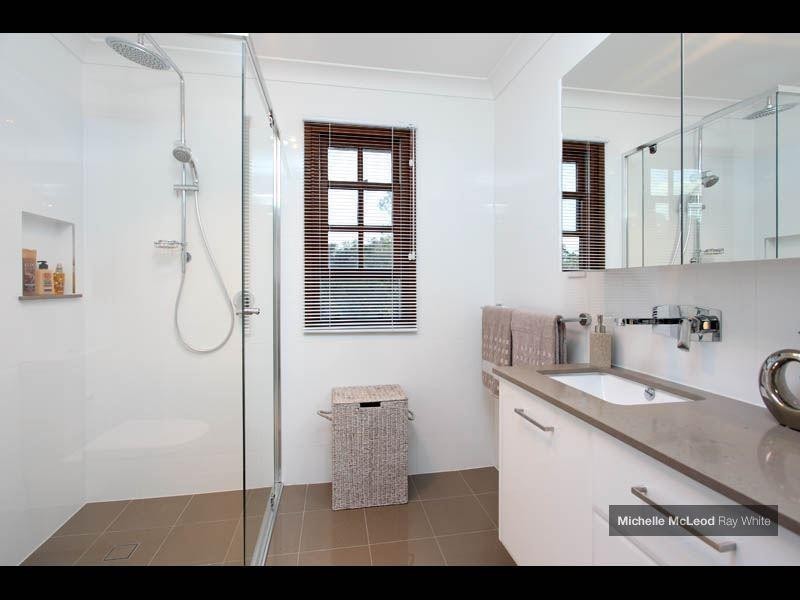 47 Marmindie Street, Chapel Hill QLD 4069