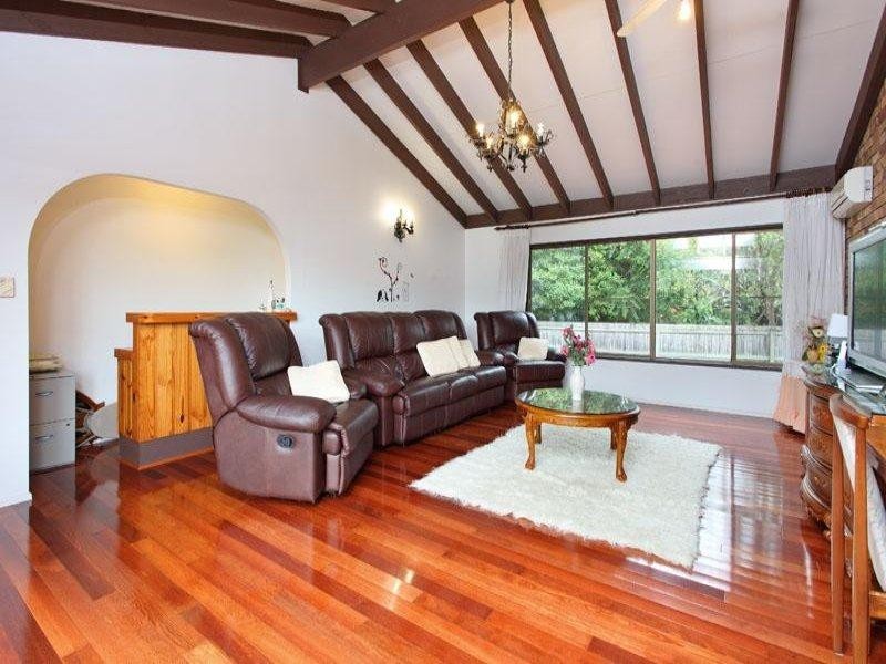 26 Marminde Street, Chapel Hill QLD 4069