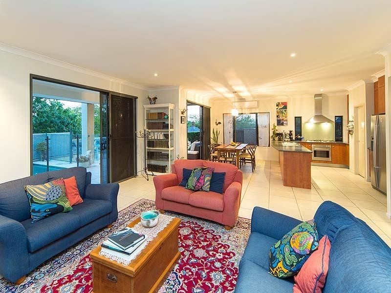 32 Gem Road, Kenmore QLD 4069