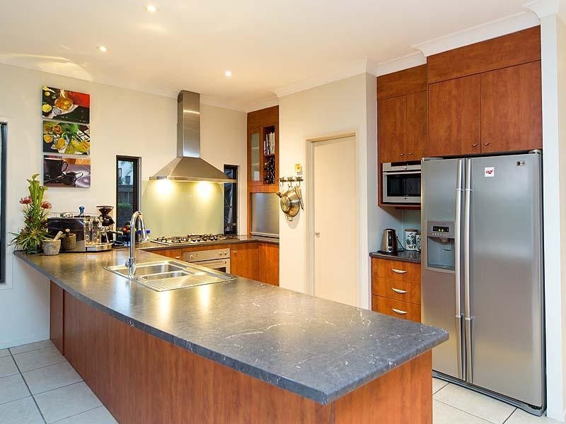 32 Gem Road, Kenmore QLD 4069