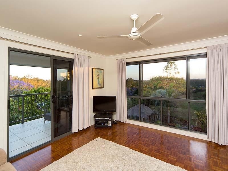 32 Gem Road, Kenmore QLD 4069