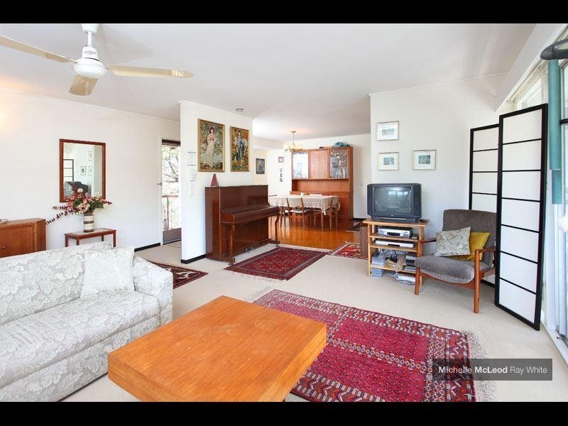 45 Clarina Street, Chapel Hill QLD 4069