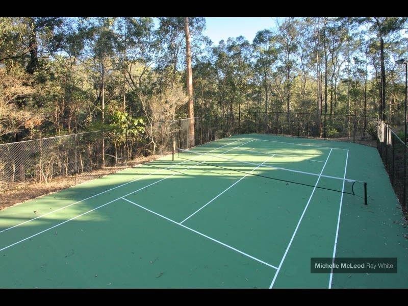 30 Tinarra Crescent, Kenmore Hills QLD 4069
