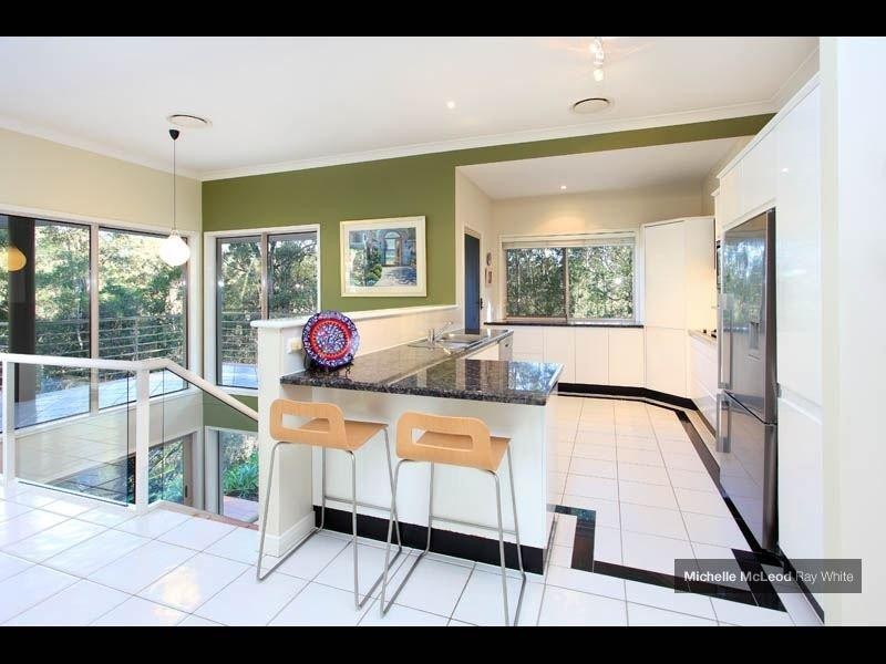 30 Tinarra Crescent, Kenmore Hills QLD 4069