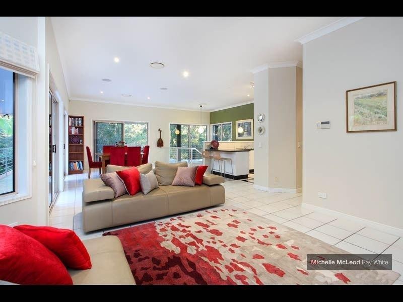 30 Tinarra Crescent, Kenmore Hills QLD 4069