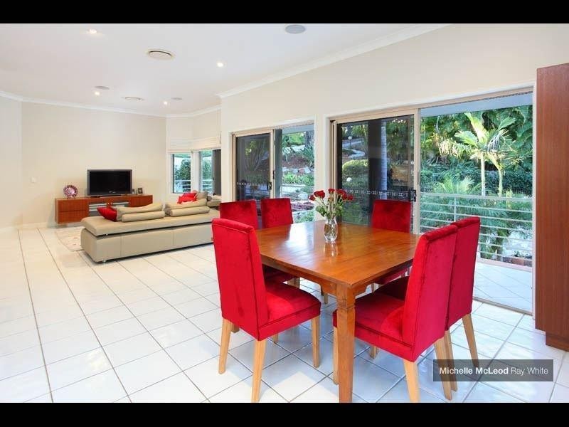 30 Tinarra Crescent, Kenmore Hills QLD 4069