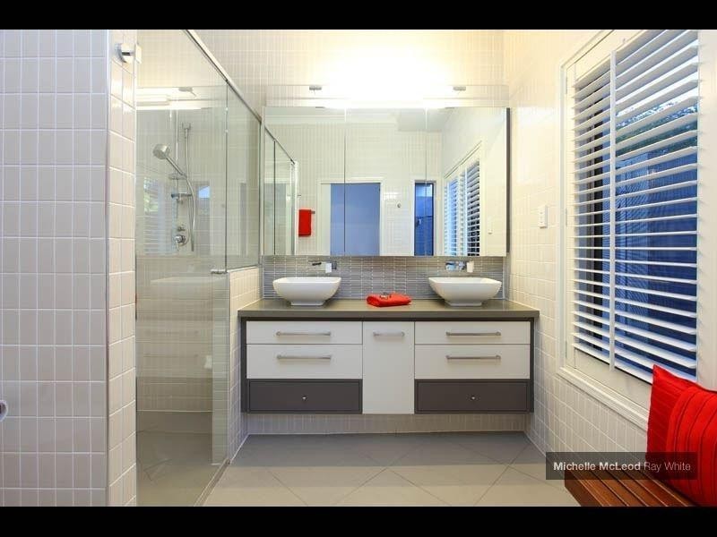 30 Tinarra Crescent, Kenmore Hills QLD 4069