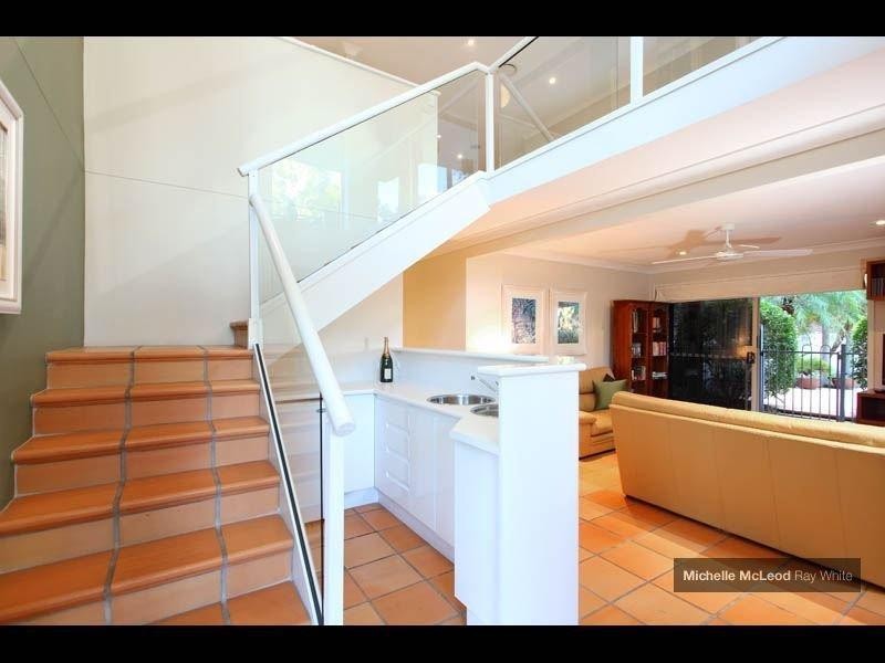 30 Tinarra Crescent, Kenmore Hills QLD 4069