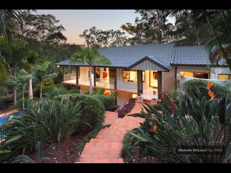 30 Tinarra Crescent, Kenmore Hills QLD 4069