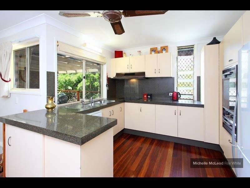 34 Morningview Street, Chapel Hill QLD 4069