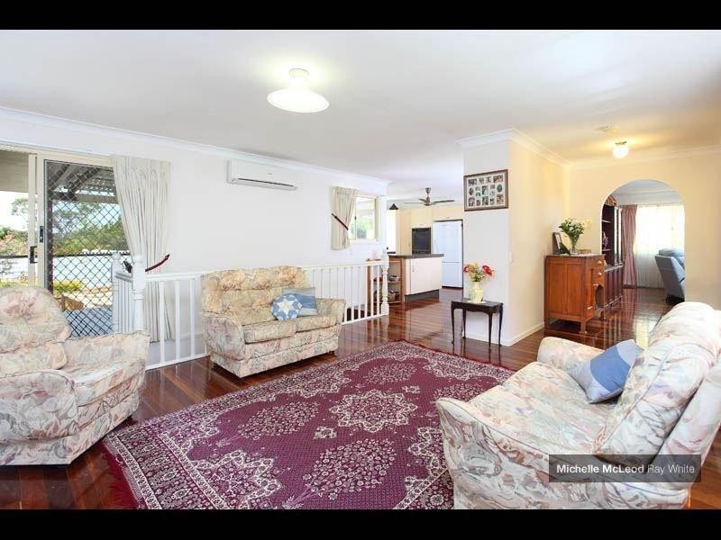 34 Morningview Street, Chapel Hill QLD 4069