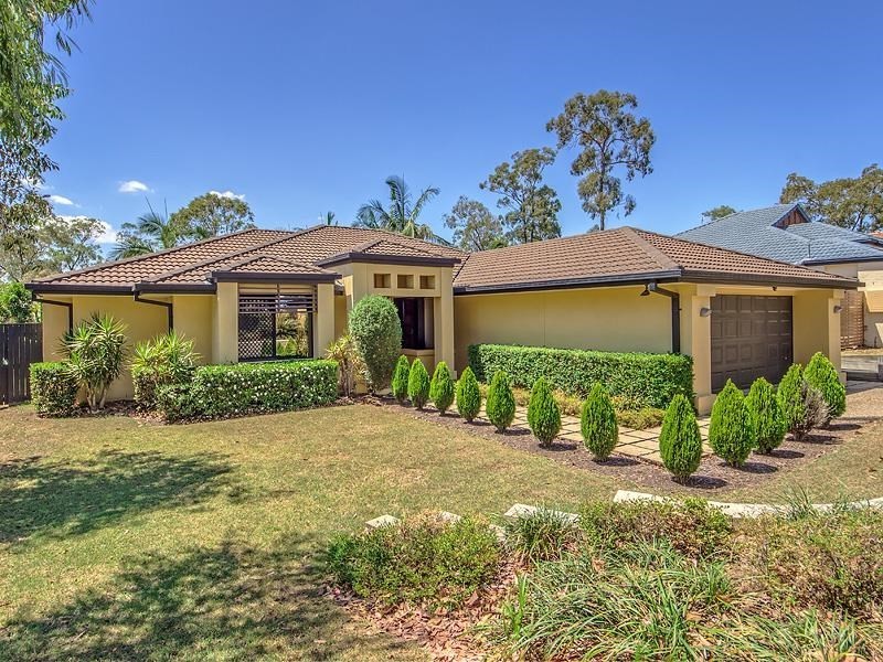 8 Tea Tree Cresent, Sinnamon Park QLD 4073