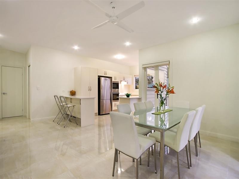 10 Rennie Street, Indooroopilly QLD 4068