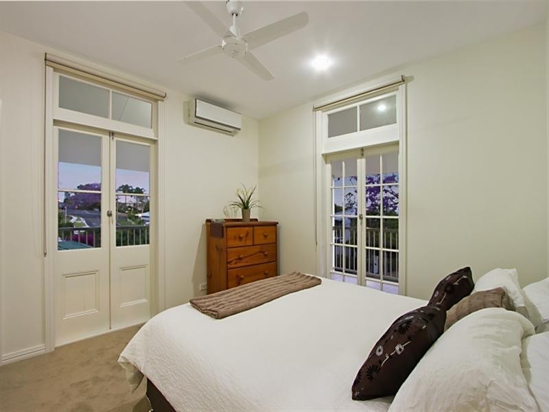 10 Rennie Street, Indooroopilly QLD 4068