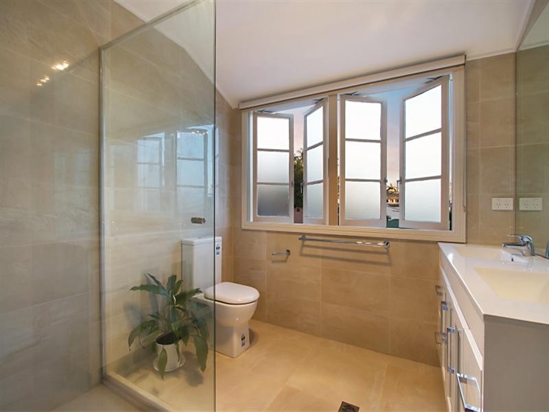 10 Rennie Street, Indooroopilly QLD 4068