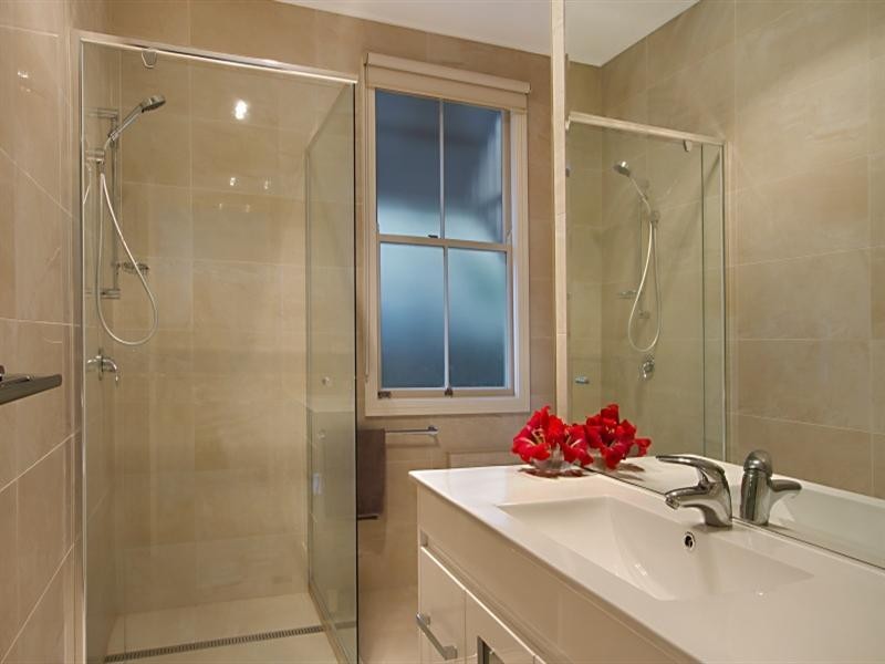 10 Rennie Street, Indooroopilly QLD 4068