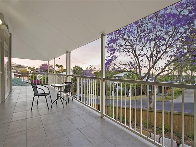 10 Rennie Street, Indooroopilly QLD 4068