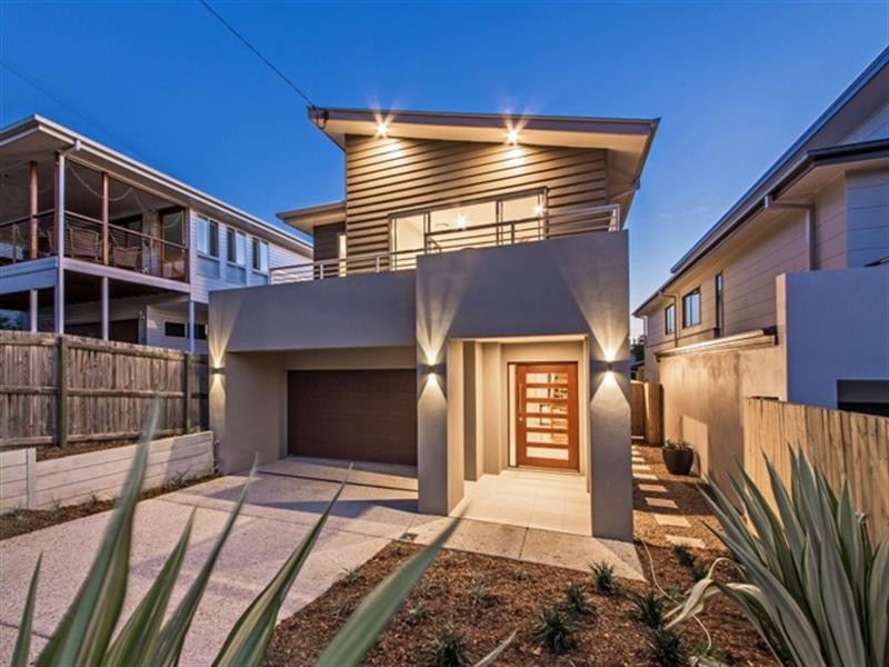 33 Brisbane Avenue, Camp Hill QLD 4152