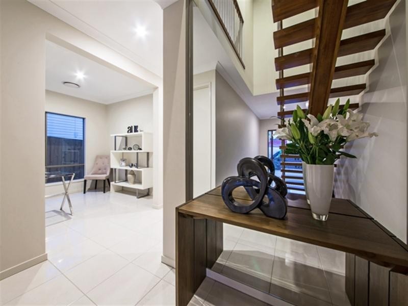 33 Brisbane Avenue, Camp Hill QLD 4152